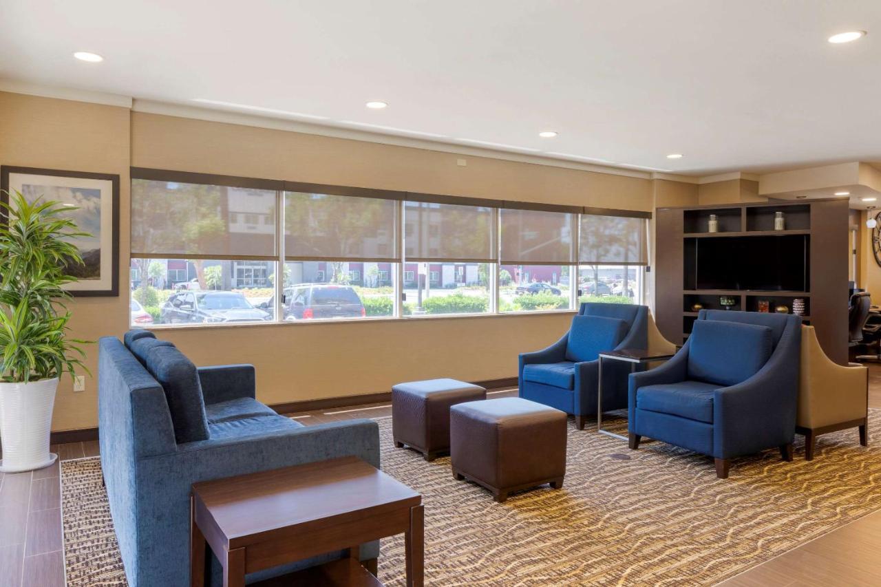 Comfort Suites Ontario Airport Convention Center Εξωτερικό φωτογραφία
